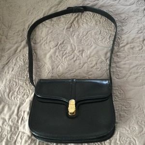 GUCCI. Timeless Vintage Bag w Beautiful Hardware